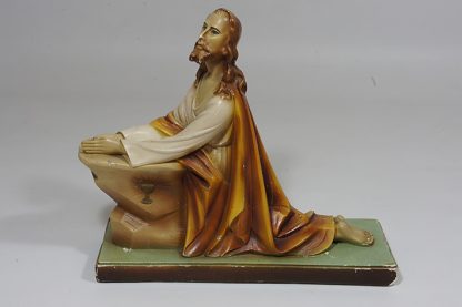 Religiosa Jezus beeld geknield te koop